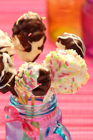 Chocolate dunked marshmallows 2